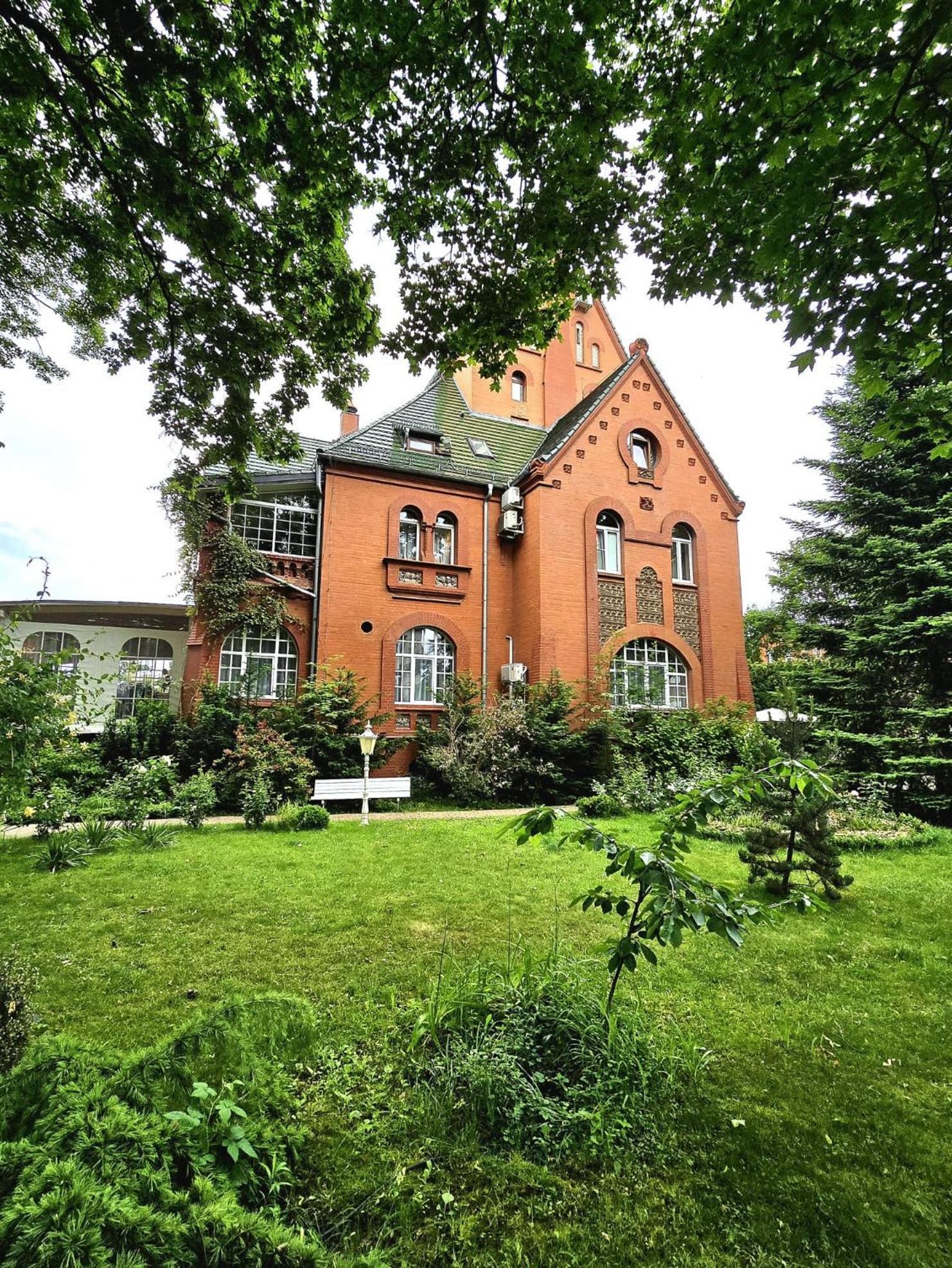 Palacyk Chojnow Exterior photo
