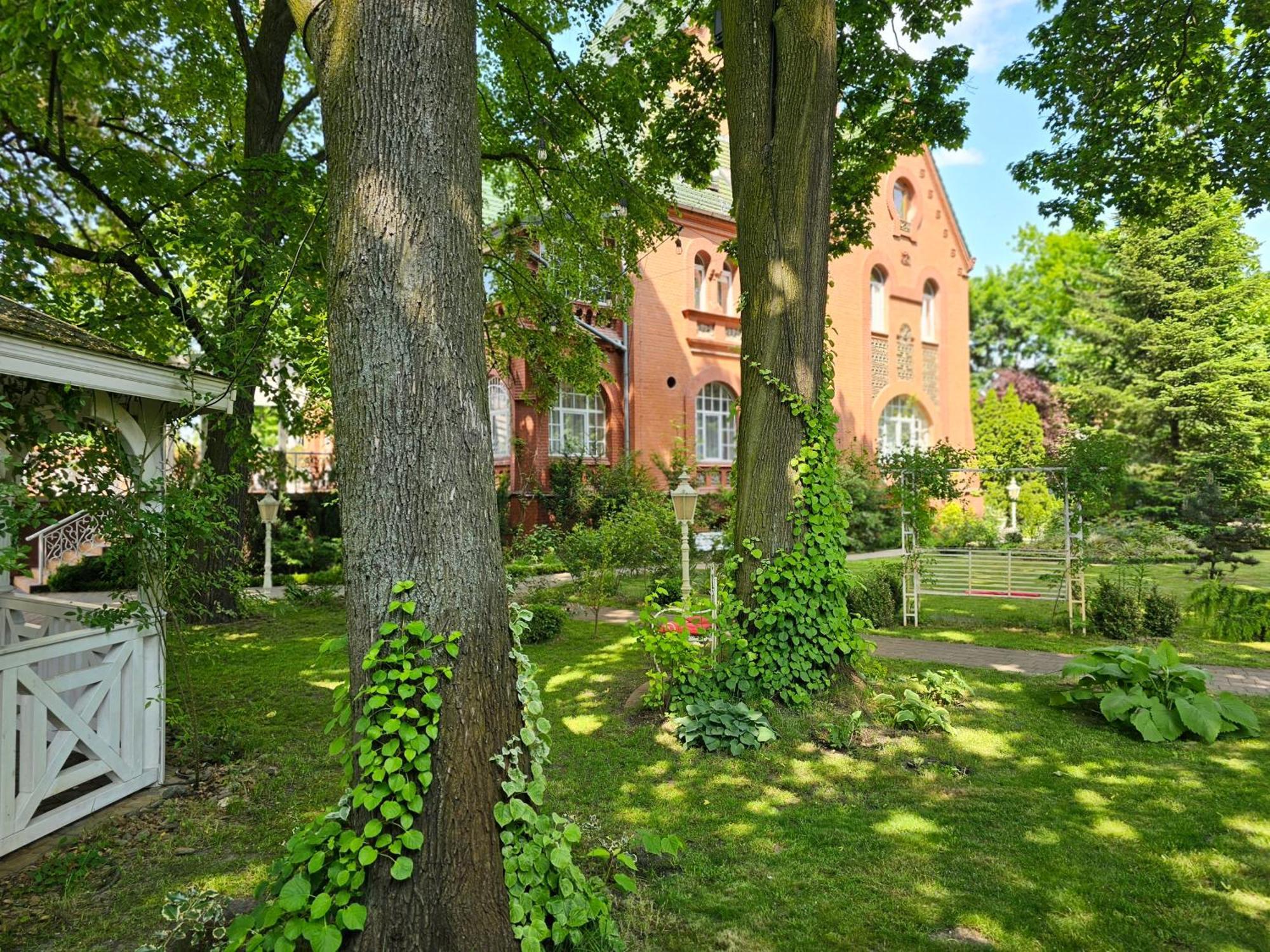 Palacyk Chojnow Exterior photo